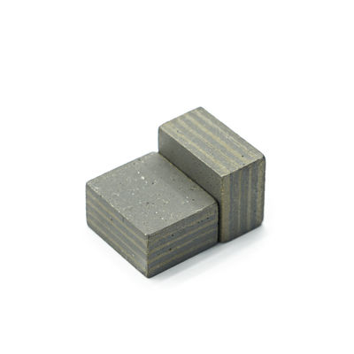 Marché mondial Roue à disque de meulage de diamants Segment sintré pour le meulage de plaques fortes