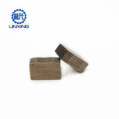 Segment diamanté en forme de M pour couper le granit et le grès