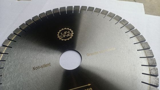 350 mm de diamètre 40 mm de forme de segment lame de coupe de granit pour une fractionnement précis des blocs