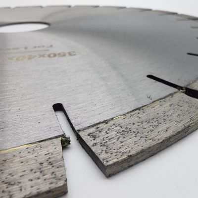Disque de coupe de lame de scie diamantée de 350 mm pour la coupe de la pierre volcanique de lave au Mexique