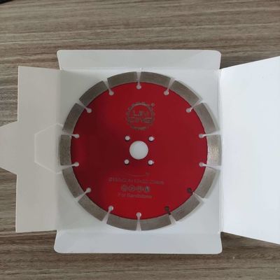 Disque de coupe à dents segmentées pour la coupe à sec de la netteté