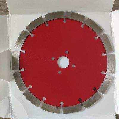 Disque de coupe à dents segmentées pour la coupe à sec de la netteté