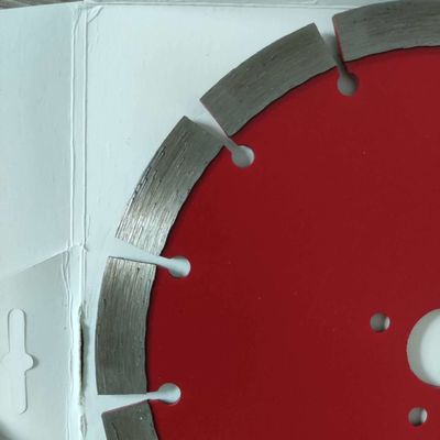 Disque de coupe à dents segmentées pour la coupe à sec de la netteté