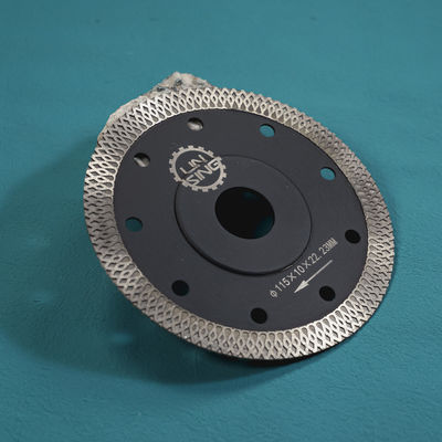 140 dents lame de scie turbo pour la coupe de la dalle de pierre et des tuiles disque de coupe sec humide