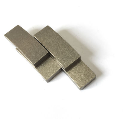 Segment de lame de scie diamantée de 350 mm pour le design en forme de fan de grès et la couleur dorée