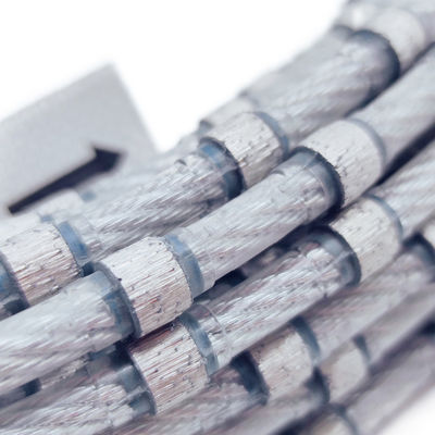 Principaux marchés Pays européens et Brésil Sage à fil diamanté pour le profilage de blocs de pierre