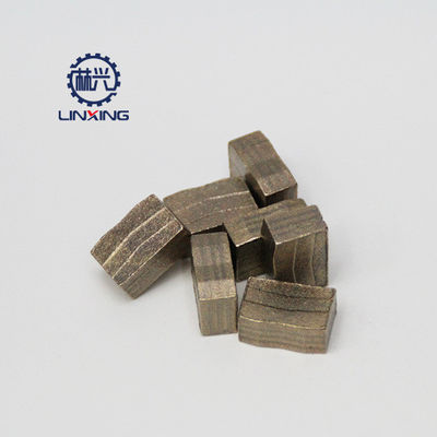 Matériau brut poudre métallique Segment de découpe de diamants pour scie à marbre