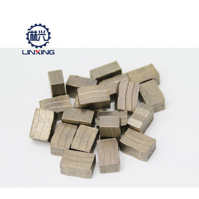 Matériau brut poudre métallique Segment de découpe de diamants pour scie à marbre