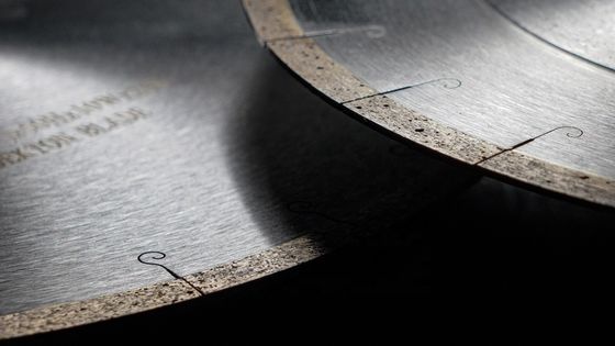 Couleur personnalisée 14' 16' Silent J-slot Blade pour Dekton Marble Cutting Saw Diamant