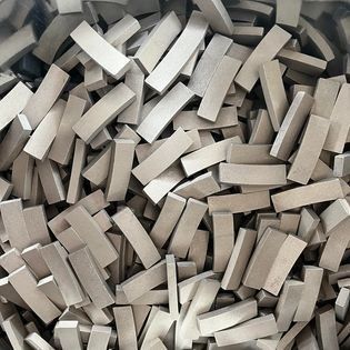 1000-1200-1600 mm LINSING de lame 24*9*13 mm Segments de diamants pour la coupe de la pierre de granit