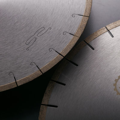 Presse à froid 350 mm J-Slot Diamond Segment Saw Blade pour la coupe de marbre de qualité industrielle