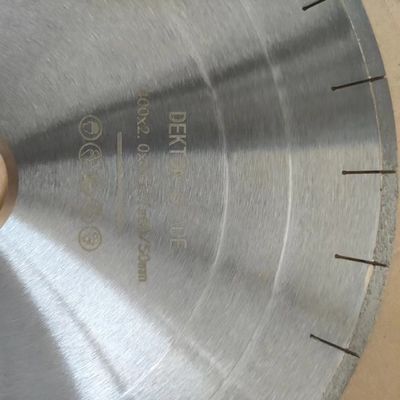 Blade de scie diamantée à fente en U de 350 mm Dekton pour support personnalisé et coupe garantie