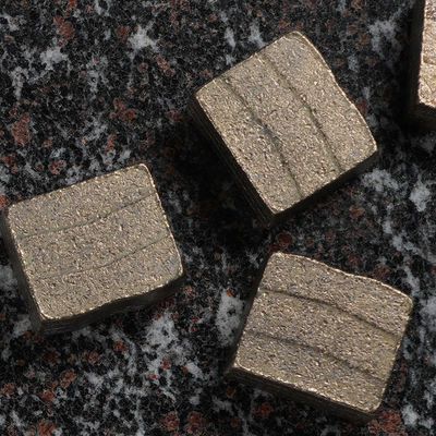 Segment diamanté à plusieurs couches de type K en forme de sang pour l'Indonésie Hauteur du segment 13/15/20 mm