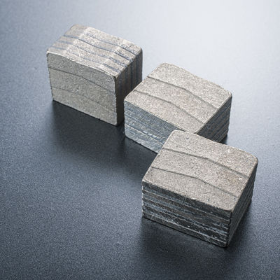 Segment diamanté à plusieurs couches de type K en forme de sang pour l'Indonésie Hauteur du segment 13/15/20 mm