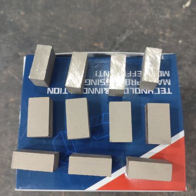 Coupe de marbre doux et dur Segment de diamant 24 * 9,5 * 13 mm pour le support personnalisé ODM