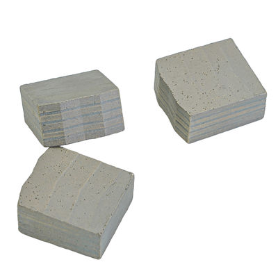 Segments diamantés de type M personnalisés 24*11.6/12.4*20 mm pour la découpe de dalles de blocs de granit