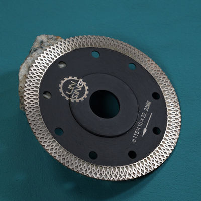 20/22.23/M14/25.4 Trou intérieur D230MM X Mesh Turbo Cutting Blade Disc avec procédé de soudage au laser