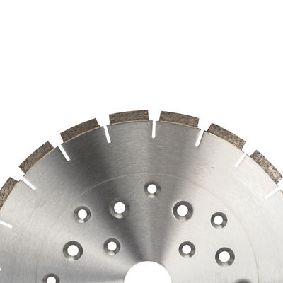 1Épaisseur de la lame.4-2.2 mm soudure au laser lame de scie diamantée pour la coupe de béton en pierre
