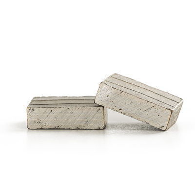 Segment diamanté de coupe humide de qualité A pour outils de coupe de couronne sur la pierre de granit et le béton