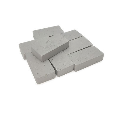 Fournir directement des segments de diamants de qualité A pour les blocs de marbre coupés sur la machine à scie