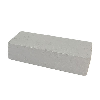 Fournir directement des segments de diamants de qualité A pour les blocs de marbre coupés sur la machine à scie