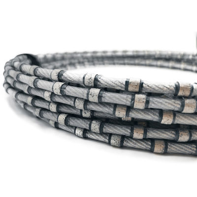 Artisanat de la fabrication et de la synthèse de la scie à fil diamantée CNC pour le profilage du granit sur le marché mondial