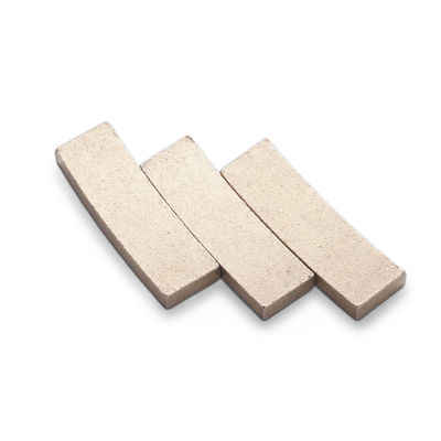 Segment diamanté pour les pièces de lames de scies à tubes, les dalles de granit et les outils de coupe de petits blocs