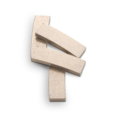 Segment diamanté pour les pièces de lames de scies à tubes, les dalles de granit et les outils de coupe de petits blocs