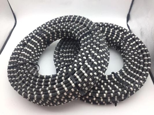 Rope de scie à fil de diamant en caoutchouc à ressort pour le granit au Vietnam