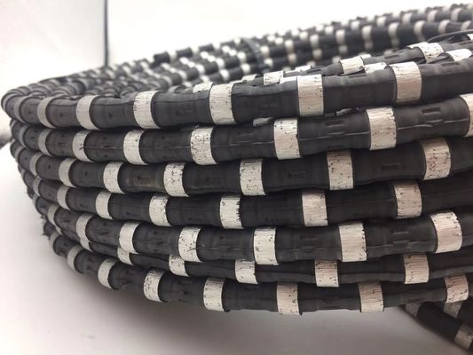 Rope de scie à fil de diamant en caoutchouc à ressort pour le granit au Vietnam