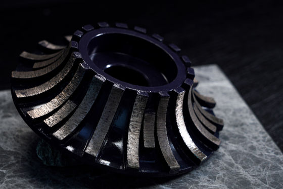 Roue à diamants à résine segmentée pour le profilage manuel pour les bords de pierre de granit et de marbre