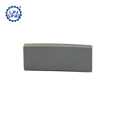 Technologie de pressage à chaud basalte 1200 mm 2200 mm segment diamant Indonésie Machine de pressage à froid humide