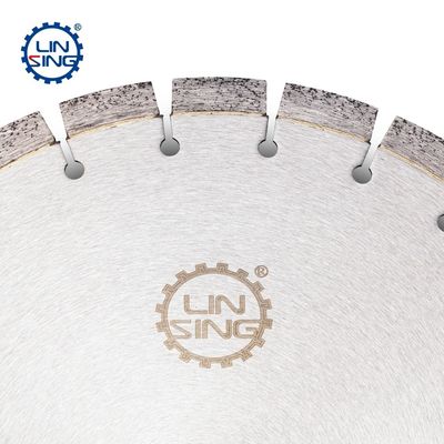 Blé de scie au diamant soudé au laser pour le béton de 350 mm pour couper le béton 24Z sans éclaboussure
