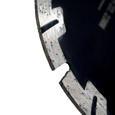 D105-D230 Disques circulaires de coupe de diamants Type de protection des dents Des outils diamantés pour le béton de granit
