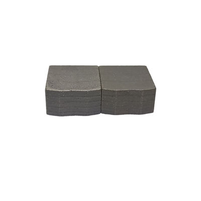 Segment de diamants chauds pour le granit doux avec un espace de coupe étroit et une réduction des déchets de pierre