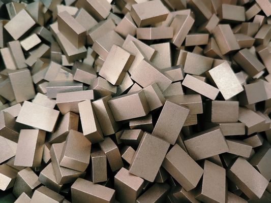 Ségment d'outils diamantés certifié ISO9001 de 300 mm à 3500 mm pour le marbre, le granit et le grès