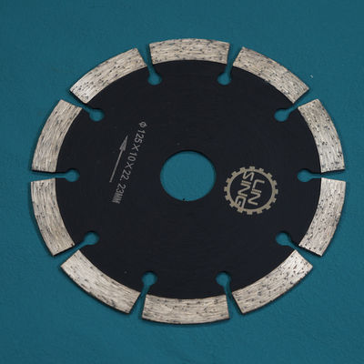 Matériau de la lame en acier allié 230 mm Disque de coupe en diamant soudé à haute fréquence pour le béton