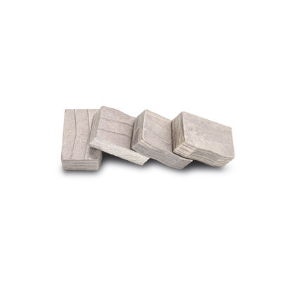 Ségment de diamant en granit de forme M 24*7,6/8,4*15 mm pour lame à coupe multiple de 6,5 mm