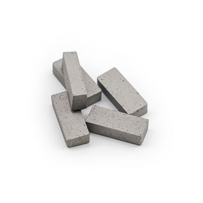 Un segment de scie à diamants de qualité avec des machines de fabrication propre et garantie