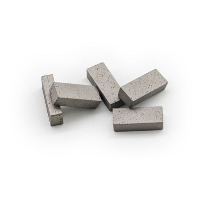 Un segment de scie à diamants de qualité avec des machines de fabrication propre et garantie