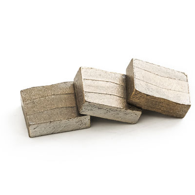 Poudre métallique de diamant utilisée 24*12,7/11,5*15 mm pour le segment de coupe de la carrière de granit