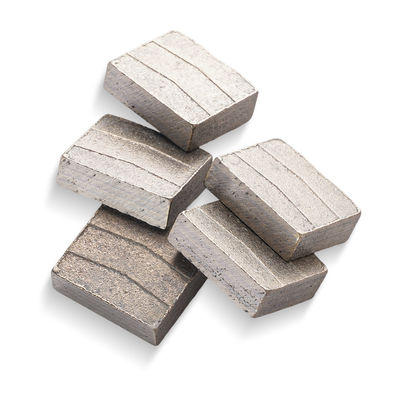 Poudre métallique de diamant utilisée 24*12,7/11,5*15 mm pour le segment de coupe de la carrière de granit