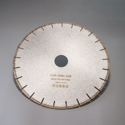 Disque de découpe de diamants à lame de scie en porcelaine à fente en U de 300 à 450 mm pour une découpe précise de pierre