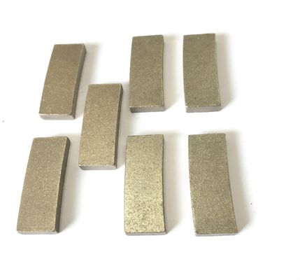 Segments de lames de scie sintrées au diamant pour la machine de soudage à la pierre