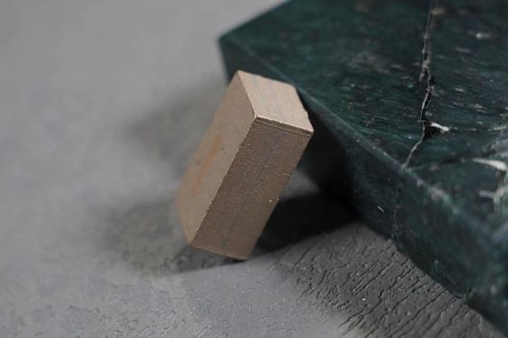 Les diamants sont utilisés pour la coupe de diamants.