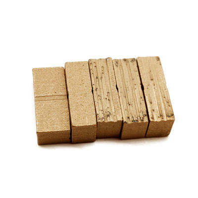 Segment diamanté à découpe lisse 24*7,5*10 mm pour les carreaux et les dalles de marbre sans éclaboussure