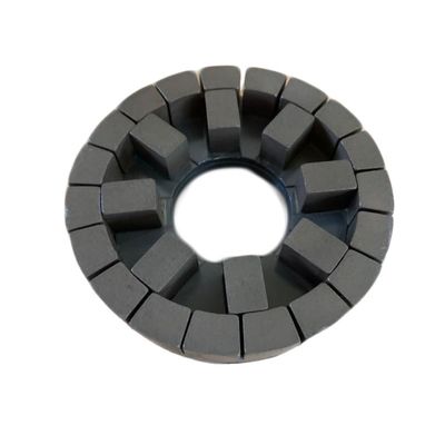 Polissage des dalles de granit, carreaux avec roues d'étalonnage de diamants, outils abrasifs ronds