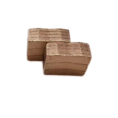 Bonne netteté et longue durée de vie 24*7,2/8,0*15 mm Segments diamantés pour granit de type M