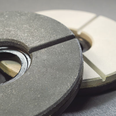 Disques de polissage de diamants de qualité pour le support et la couleur blanche du granit personnalisés