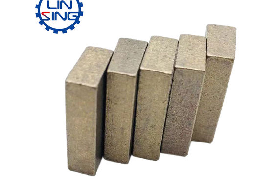 Segments de diamants de support OBM personnalisés pour la forme plate du marbre sur la machine à scie